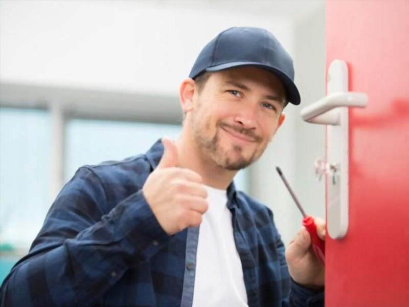 reapiring a door lock
